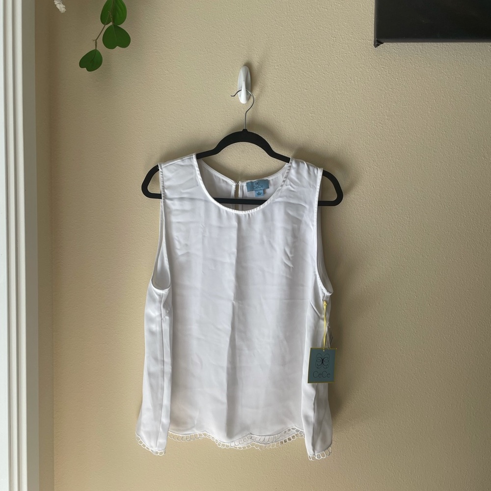 NWT CeCe White Top 💫